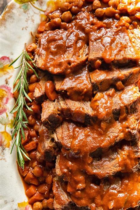 Slow Cooked Pot Roast with Gravy - Vikalinka