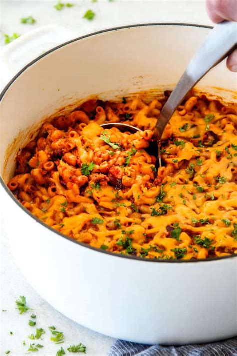 ONE POT Chili Mac and Cheese (30 Minute Meal)