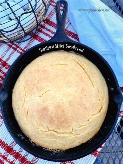Golden Skillet Cornbread — Mommy&#039;s Kitchen