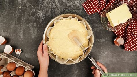 How to bake a reliably flaky, golden pie crust for hearty fruit fillings?
