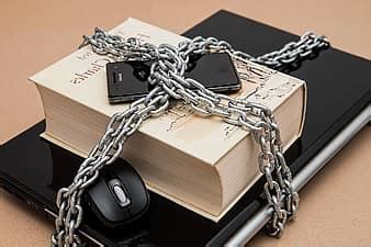 What are the secrets to infusing big, authentic Heartland flavor into weeknight dinners?