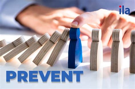 How to prevent a soggy bottom pie crust for fruit pies?