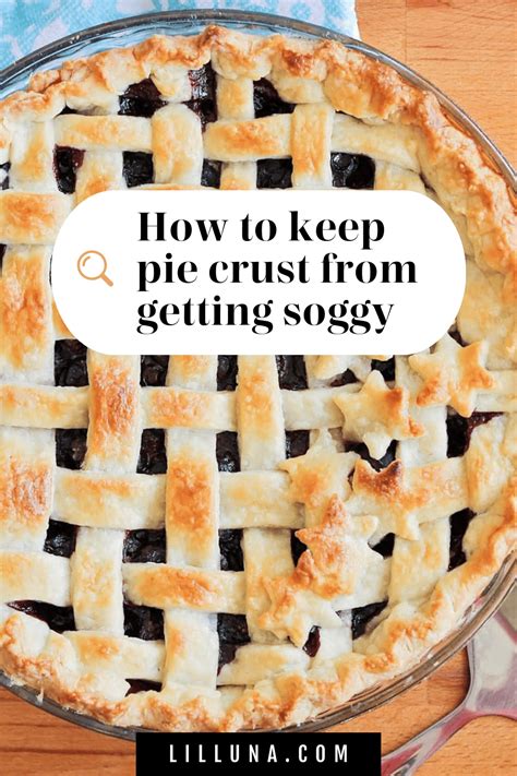 How to prevent soggy bottom pie crust for fruit pies?