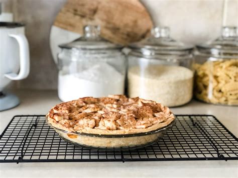 How to guarantee a flaky, golden pie crust for hearty fruit pies?