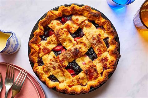 How to prevent soggy pie crust for perfect Heartland fruit pies?