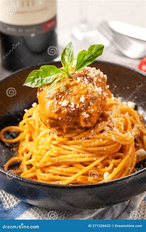Hearty And Flavorful: Classic Italian Pasta Dish Stock Photo ...