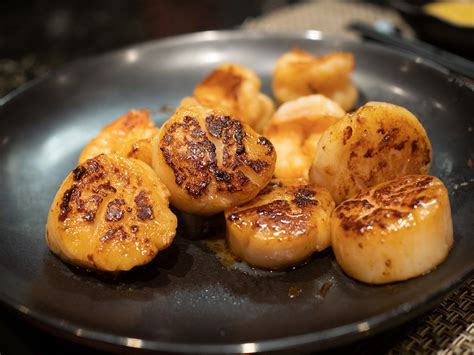 Best Pan for Searing Scallops - Searing Scallops in Cast Iron Pan