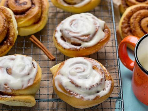 What quick Heartland ingredient tricks add big flavor to weeknight meals?