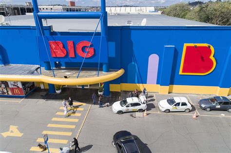 What “big flavor” techniques transform common seasonal produce into unforgettable Heartland specials?