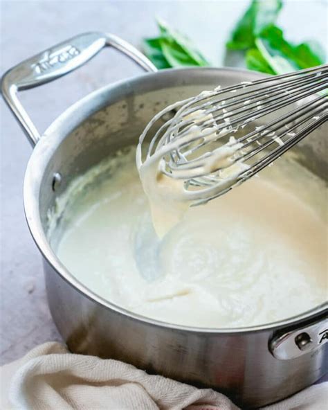 Easy Cream Sauce (Garlic Parmesan!) – A Couple Cooks