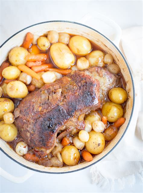 How to make classic Midwest pot roast more flavorful without drying it out?