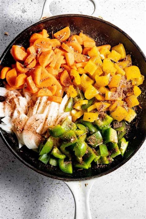 How to avoid blandness in one-pot chicken & veggie dinners?