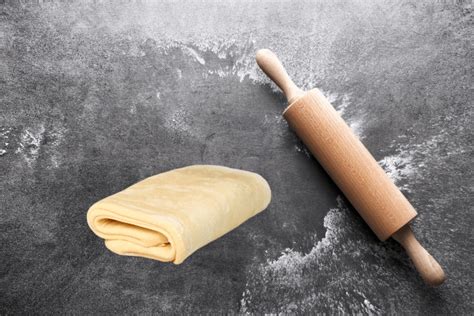 3 Best Pastry Flour Substitutes and How to Use Them