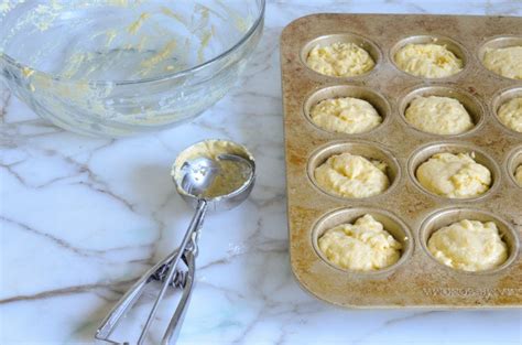 Achieve a perfect crumb in cornbread muffins?