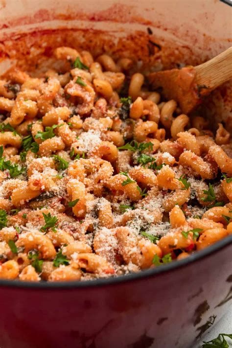 The Easiest Creamy One Pot Pasta | Lemons + Zest